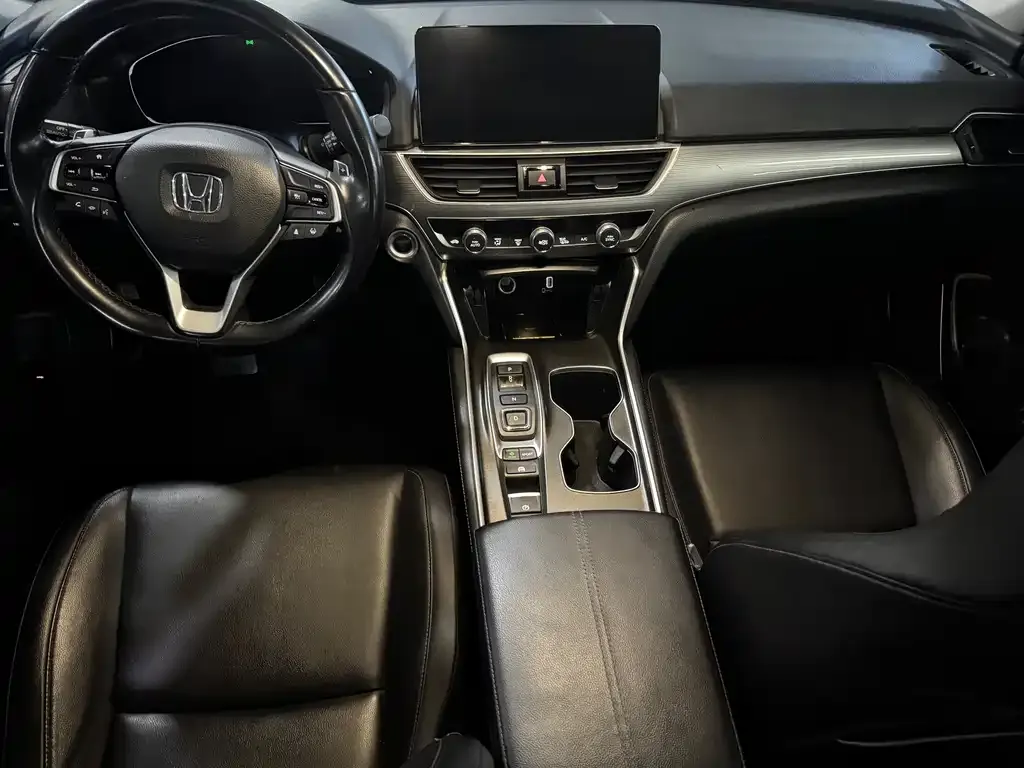 Honda Accord — фото 9