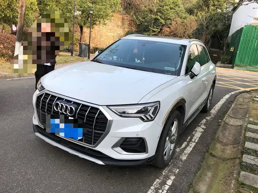Audi Q3 — фото 1