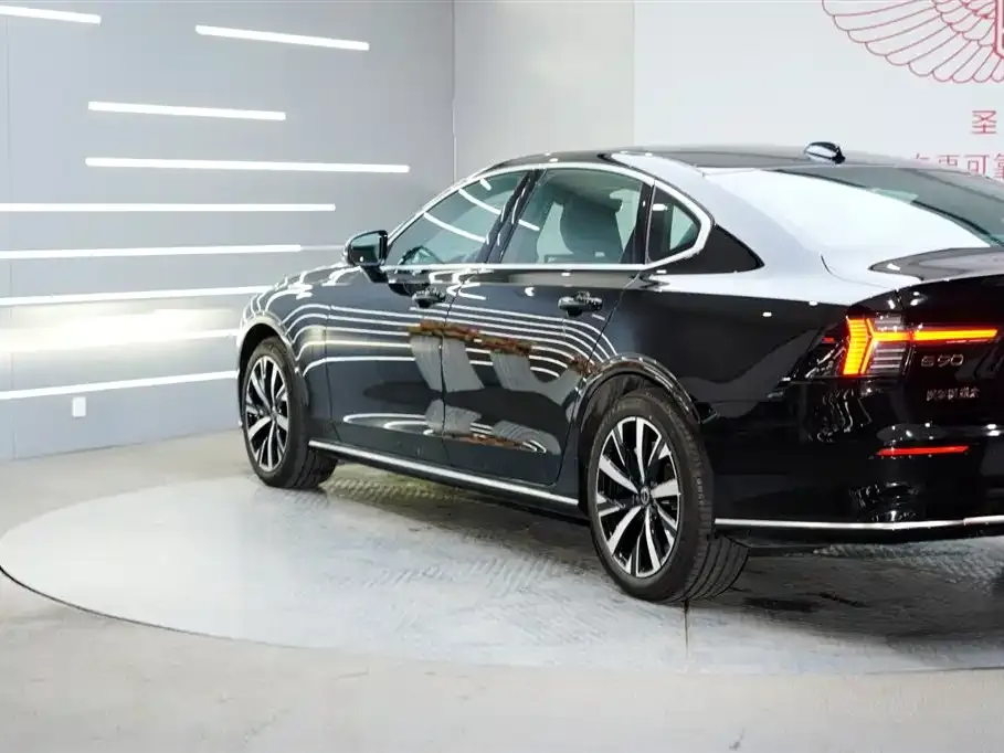 Volvo S90 — фото 7