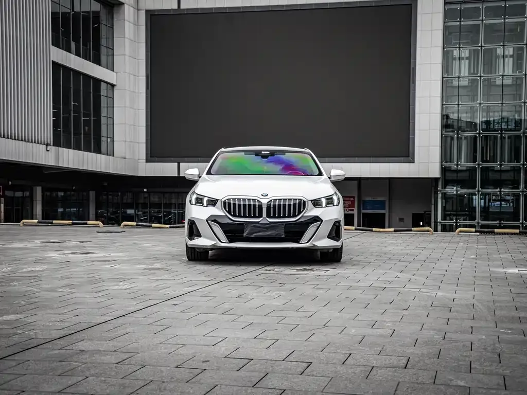BMW 5 Series — фото 2