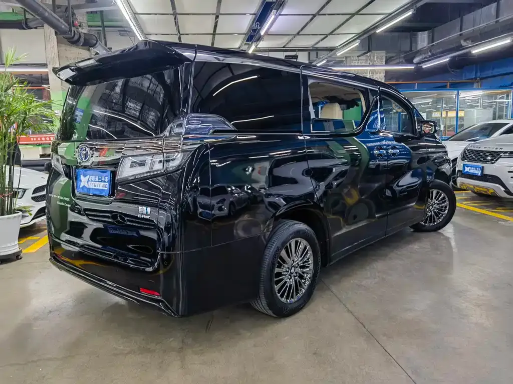 Toyota Vellfire — фото 6