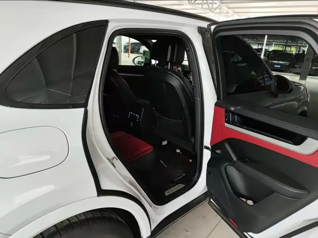 Porsche Cayenne 2024 из CN, фото 4