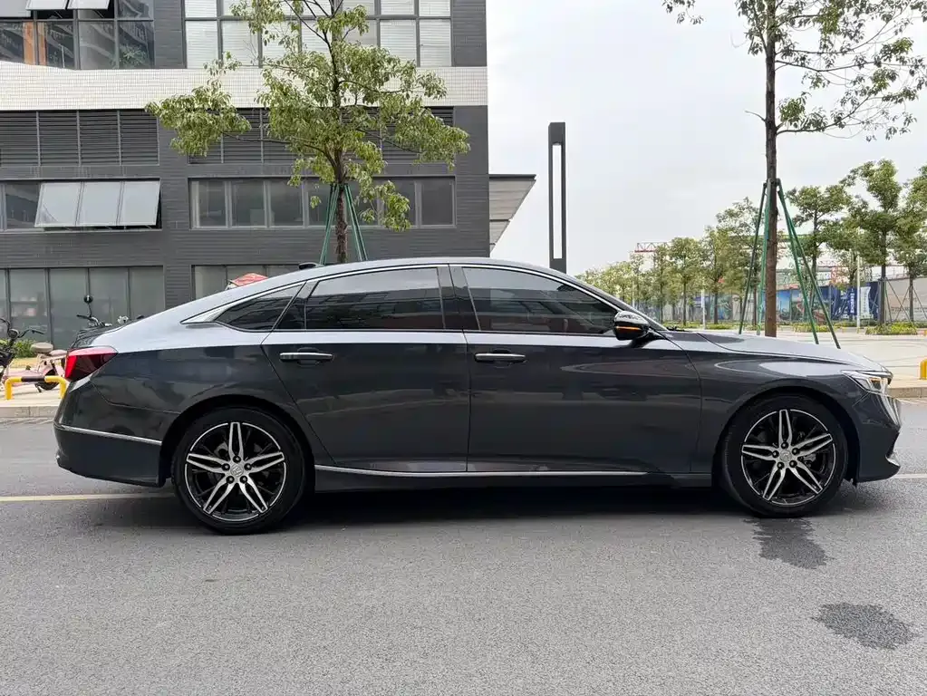 Honda Accord — фото 9