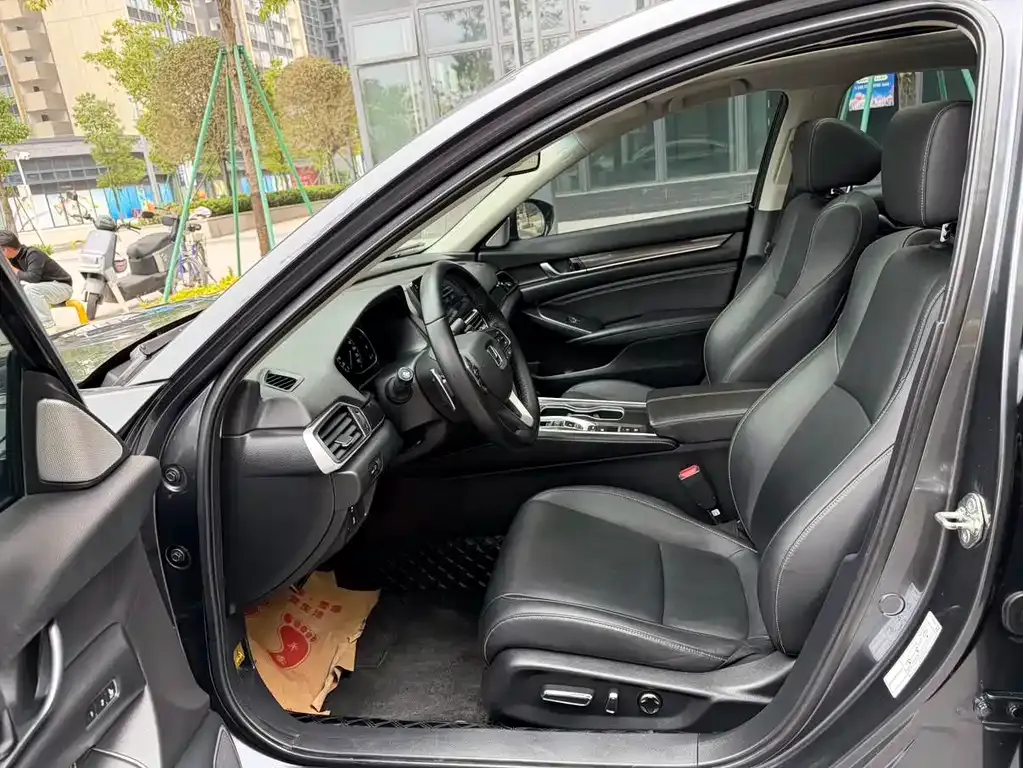 Honda Accord — фото 6