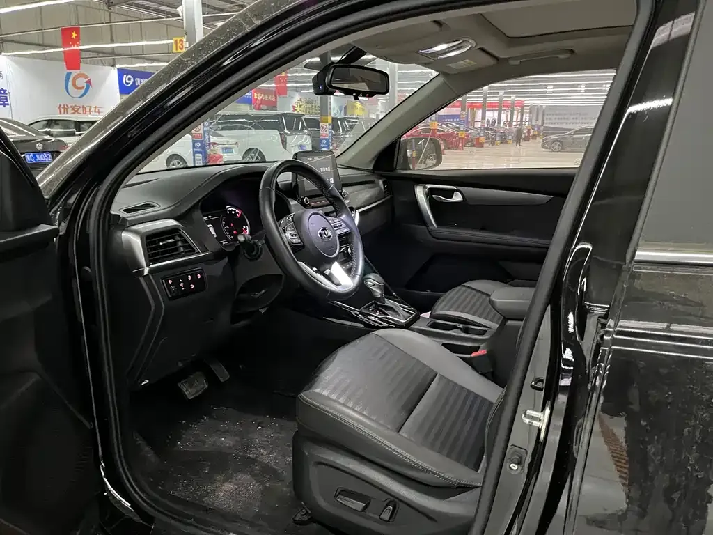 Kia Sportage — фото 10