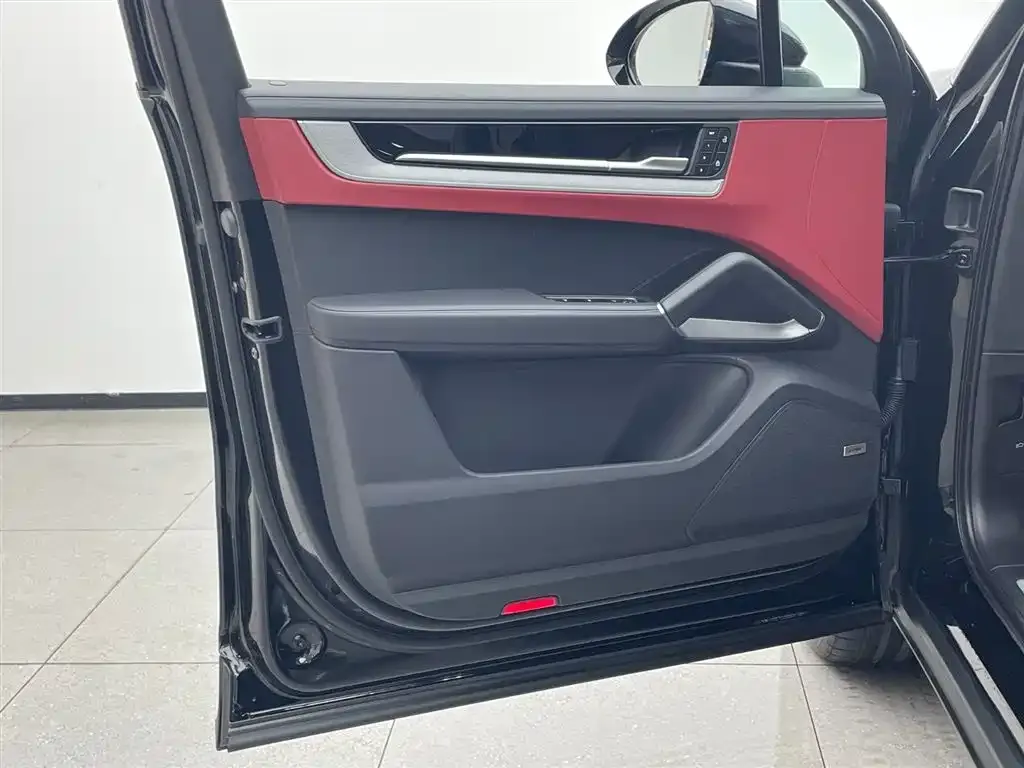Porsche Cayenne 2024 из CN, фото 9