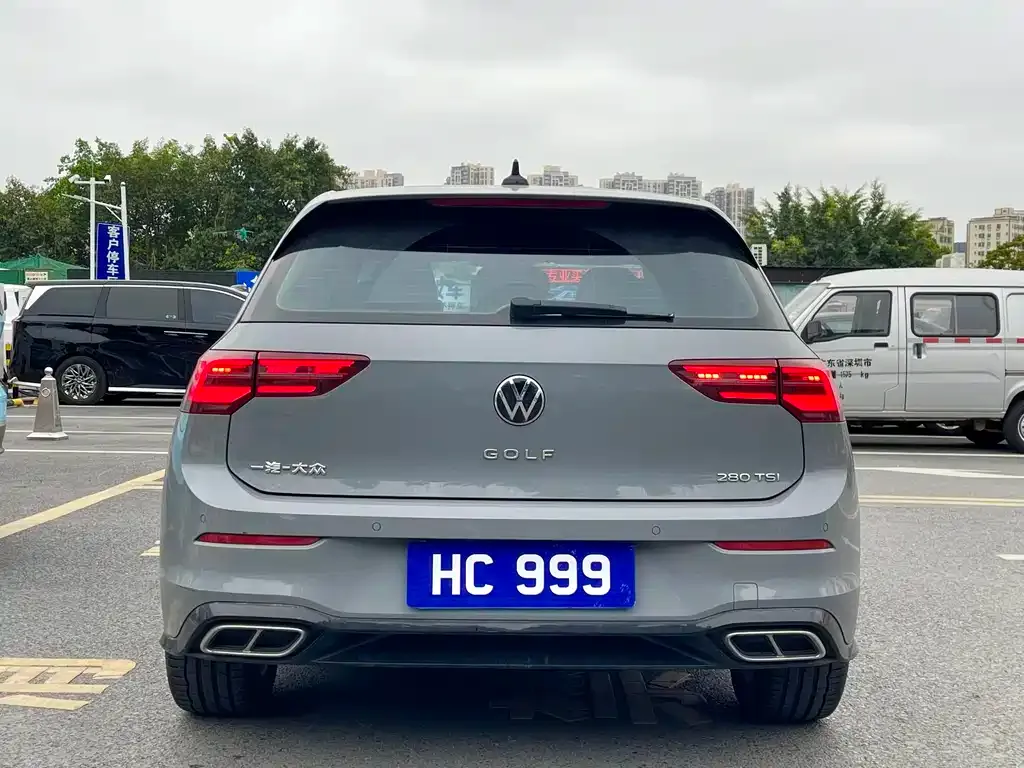 Volkswagen Golf 2023 из CN, фото 3