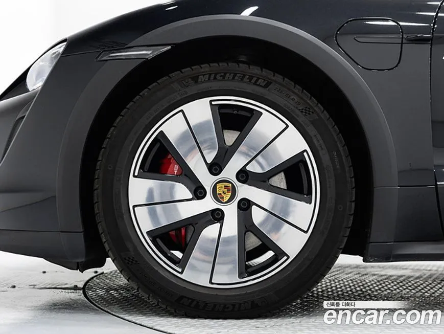 Porsche Taycan 2024 из KR, фото 10