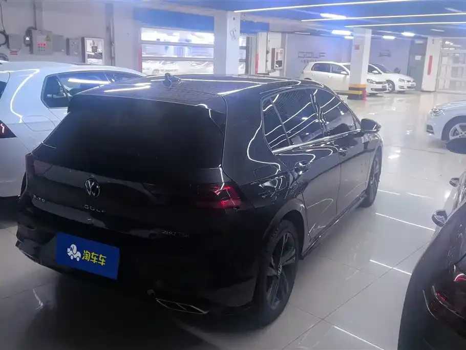 Volkswagen Golf 2023 из CN, фото 3
