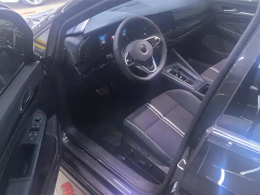 Volkswagen Golf 2023 из CN, фото 8