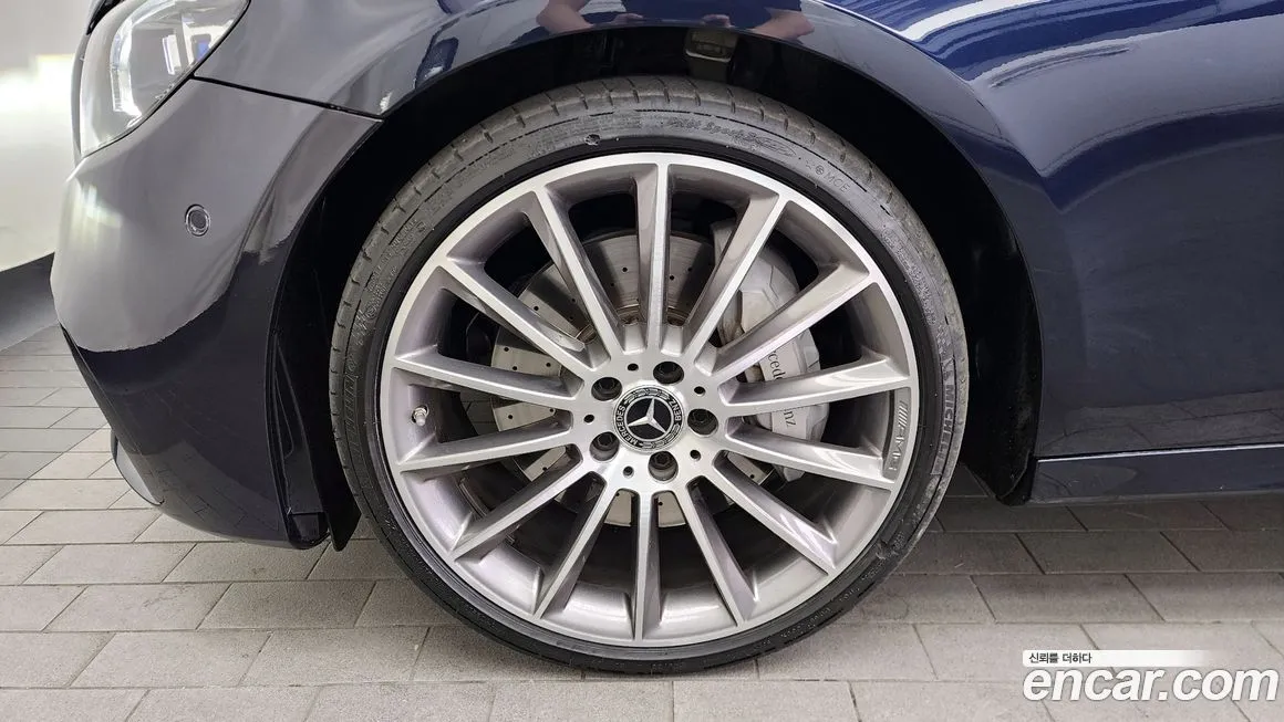 Mercedes-Benz E-Class 2022 из KR, фото 2