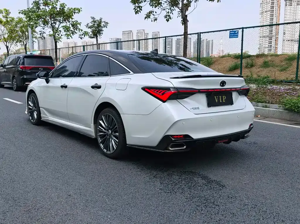 Toyota Avalon 2022 из CN, фото 2