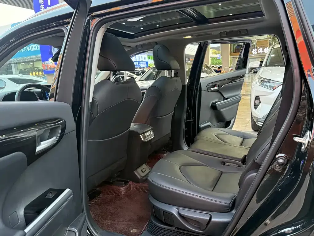 Toyota Highlander 2022 из CN, фото 10