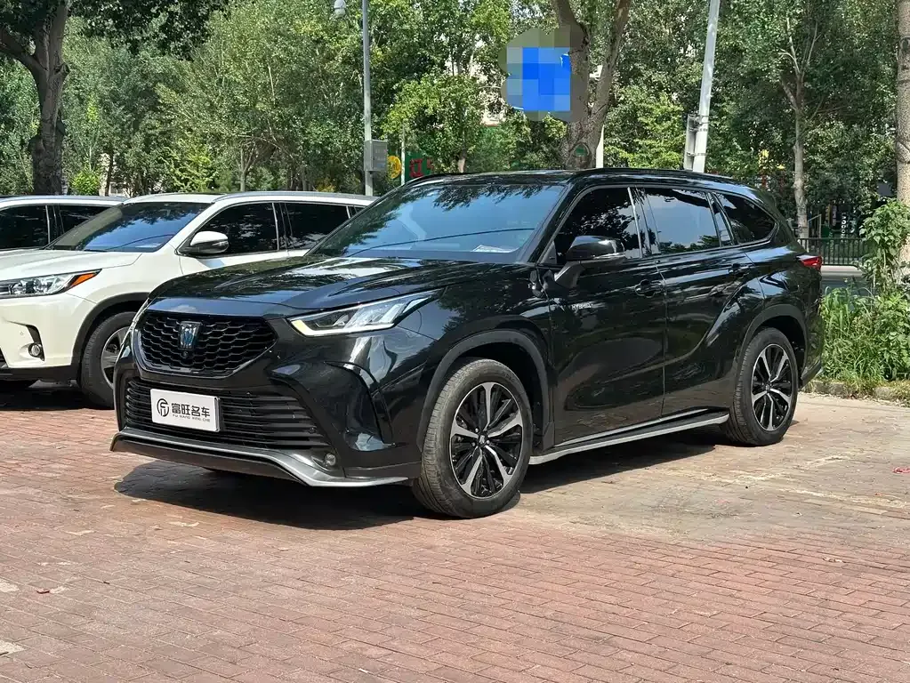 Toyota Crown Kluger 2022 из CN, фото 1