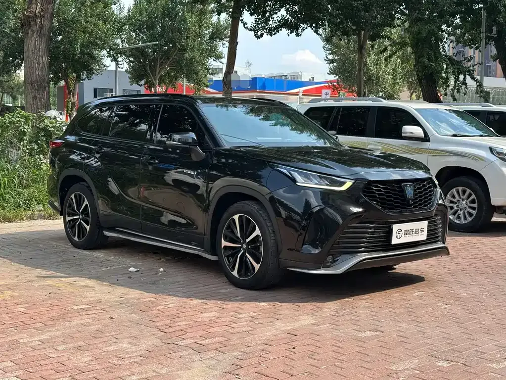 Toyota Crown Kluger 2022 из CN, фото 5