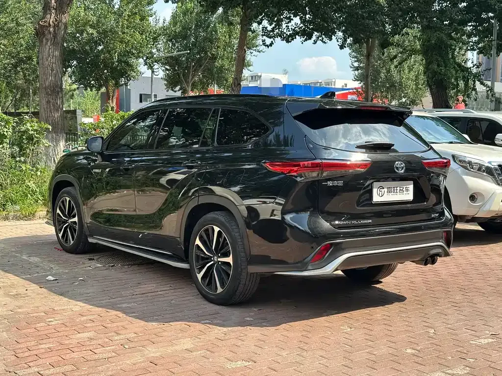 Toyota Crown Kluger 2022 из CN, фото 8