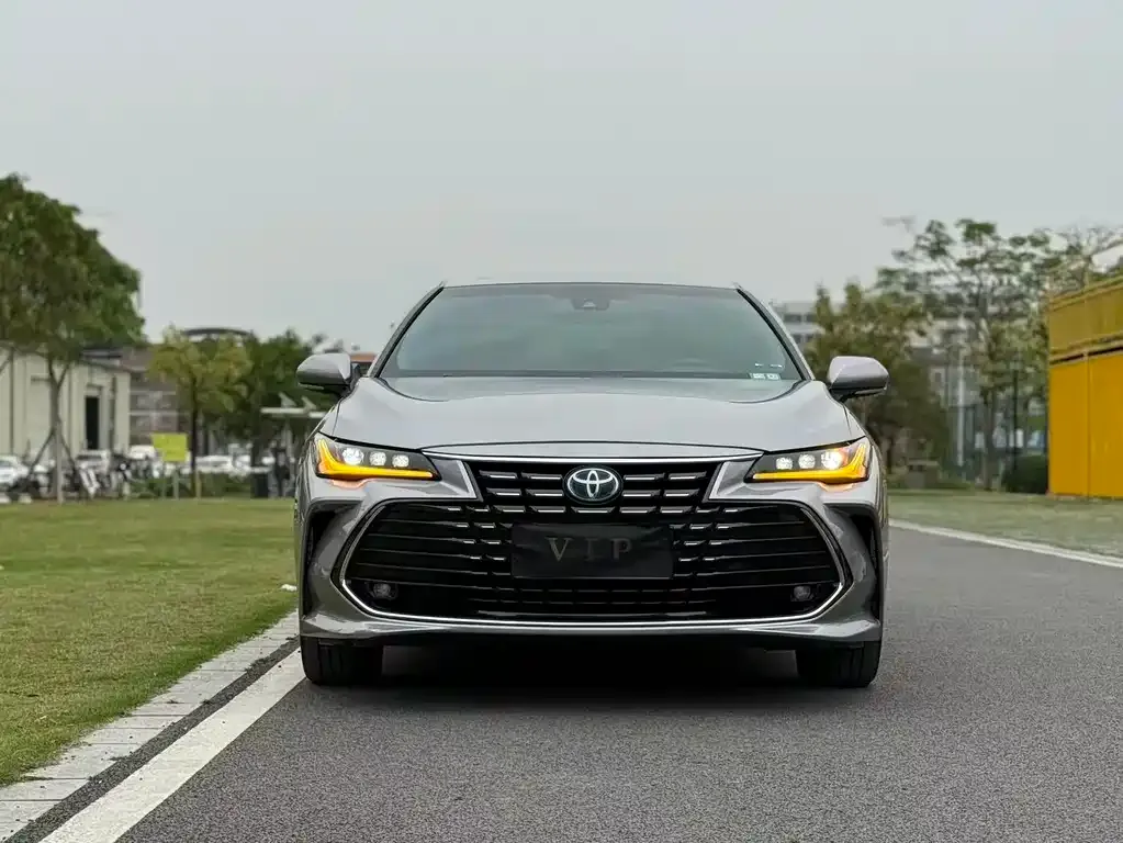 Toyota Avalon — фото 10