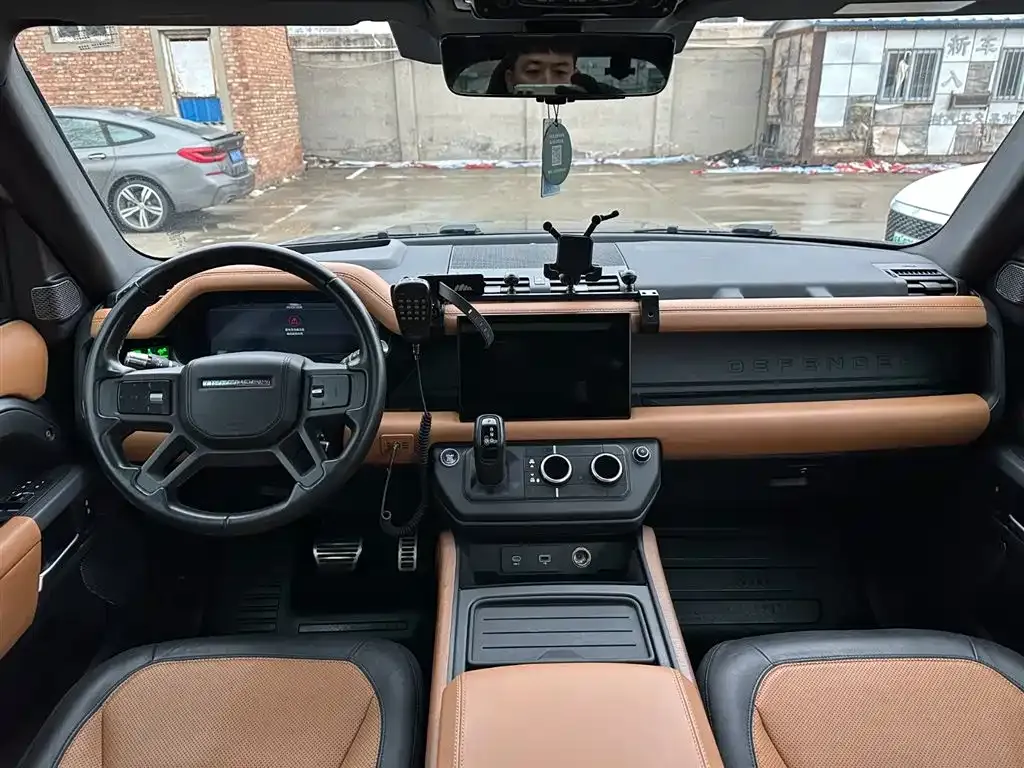 Land Rover Defender — фото 6