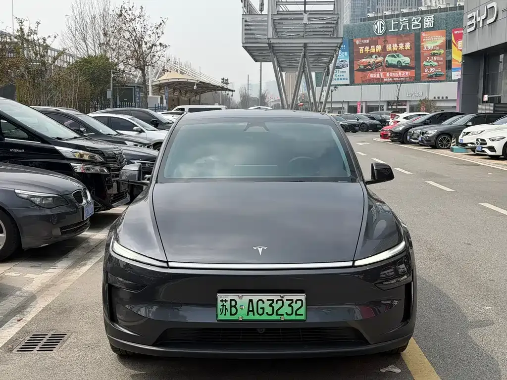 Tesla Model Y — фото 6
