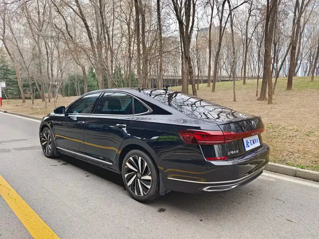 Volkswagen Passat — фото 7