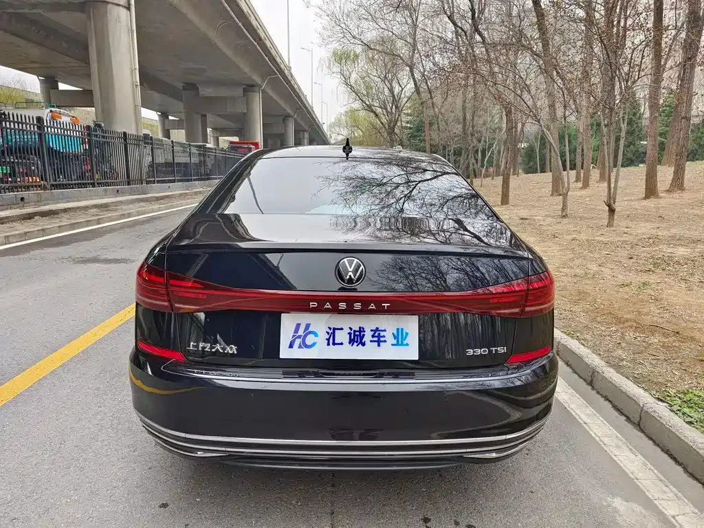 Volkswagen Passat — фото 8