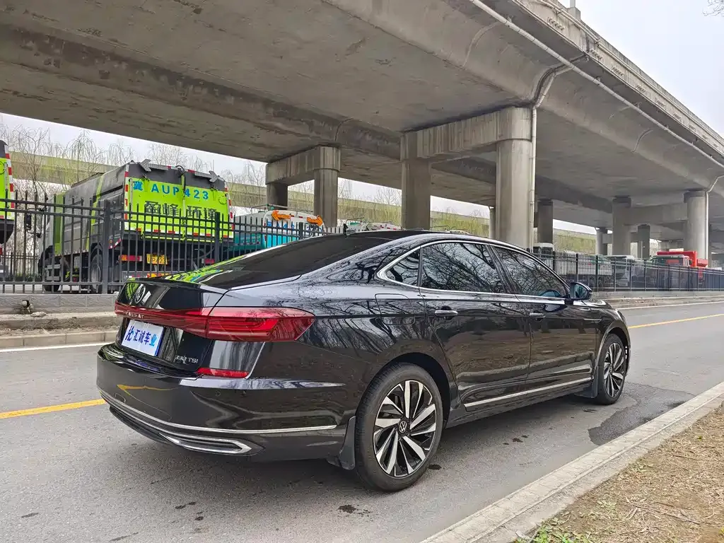 Volkswagen Passat — фото 9