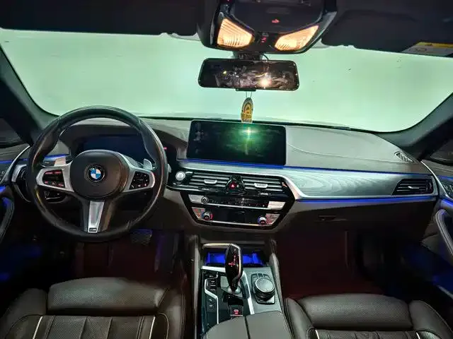 BMW 5 Series — фото 10