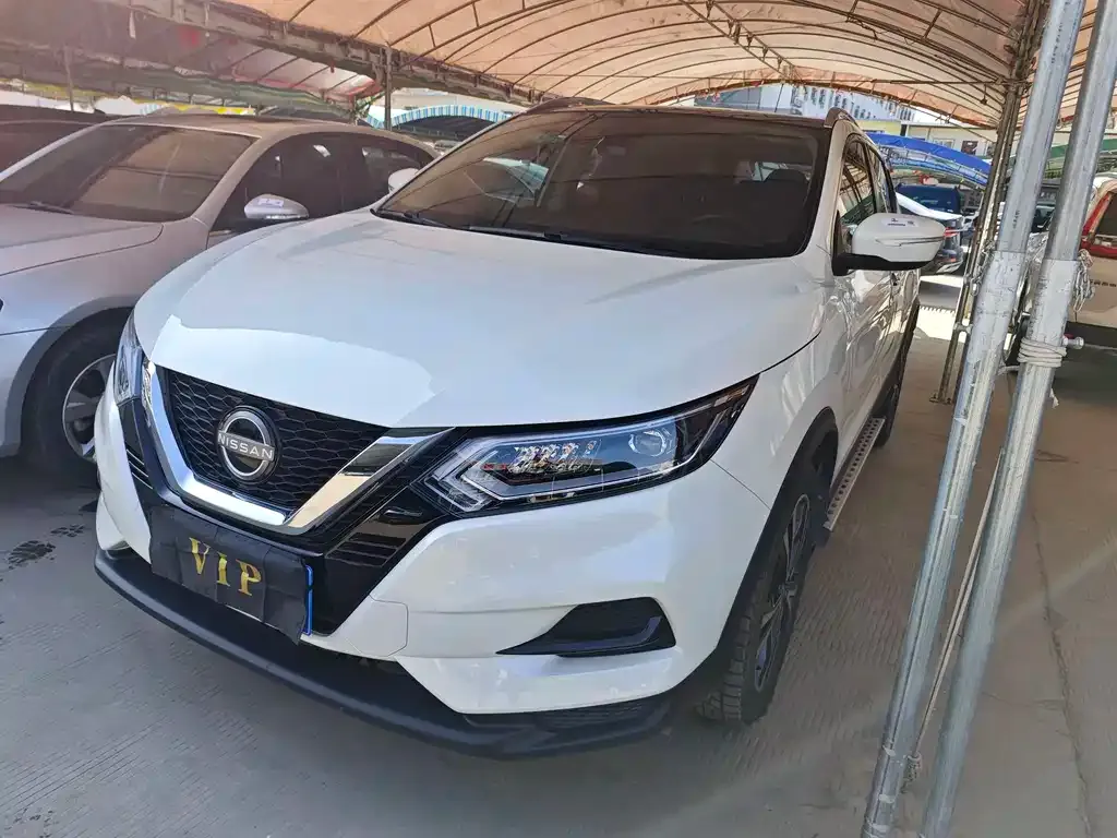 Nissan Qashqai — фото 1
