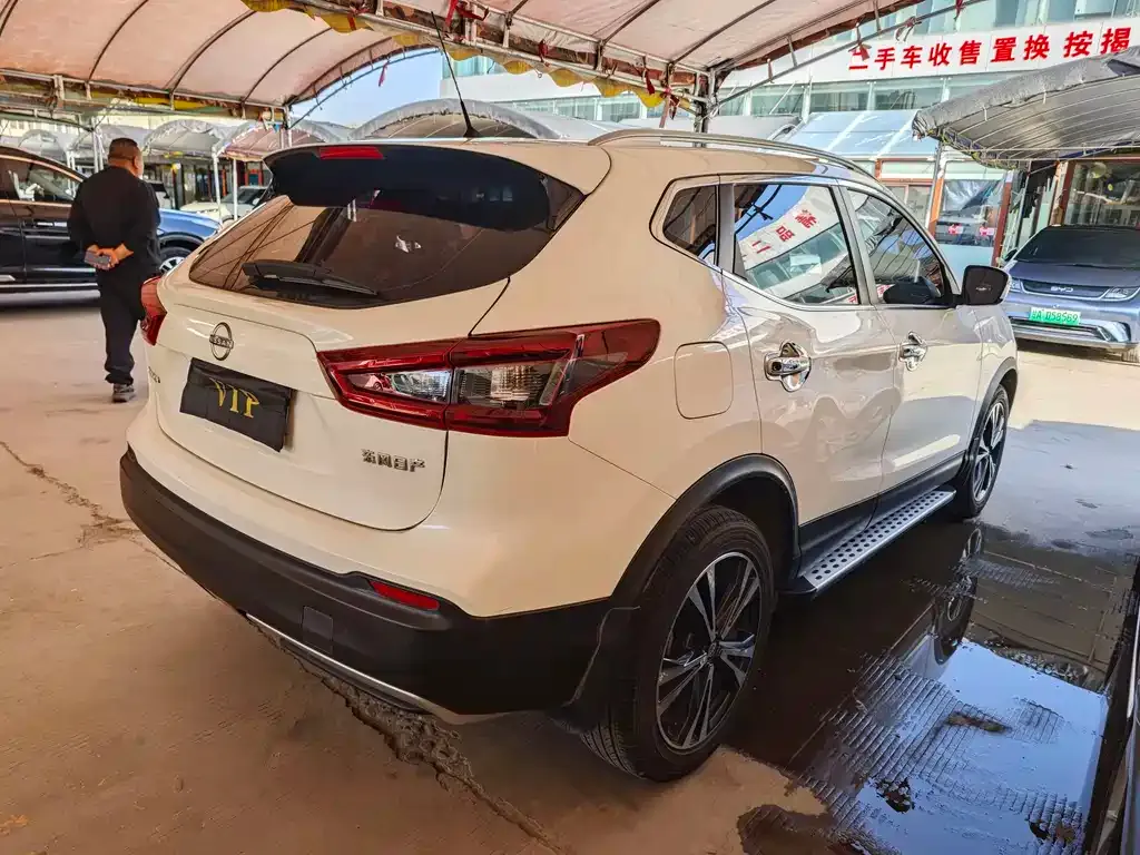 Nissan Qashqai — фото 7
