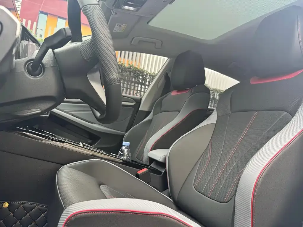 Volkswagen Lamando 2024 из CN, фото 5