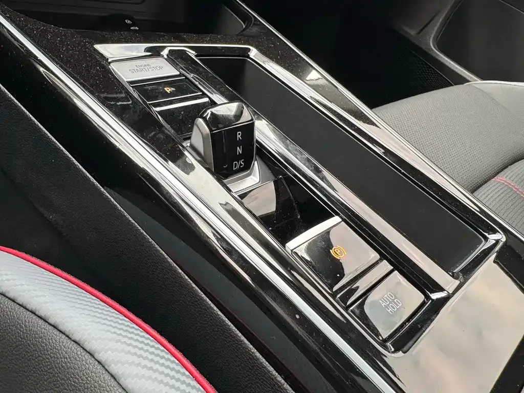 Volkswagen Lamando 2024 из CN, фото 3