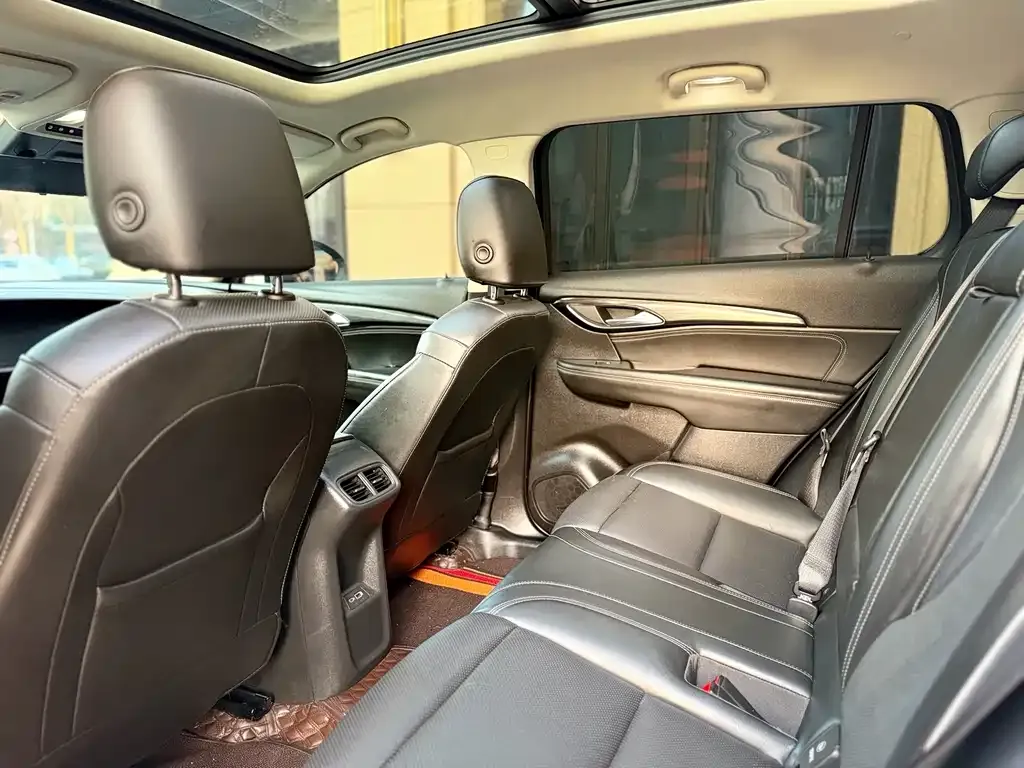 Buick Envision Plus — фото 5