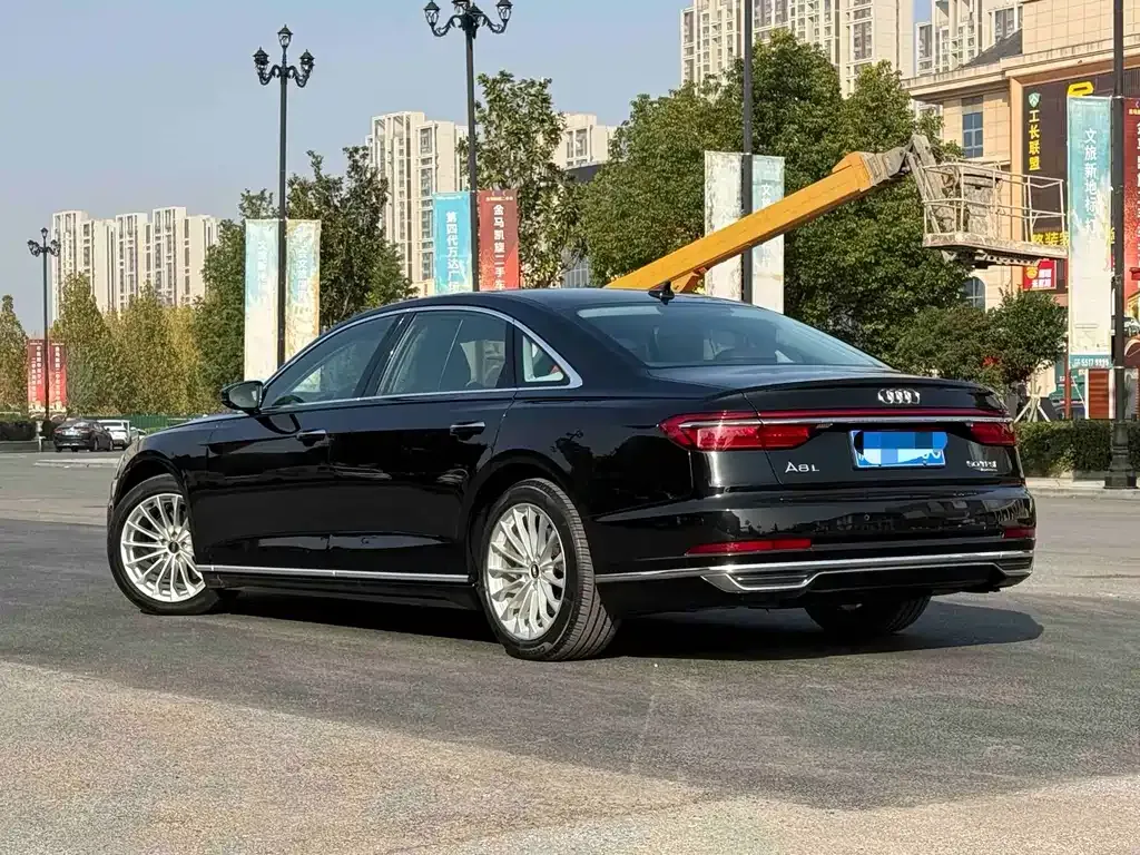 Audi A8 2021 из CN, фото 8