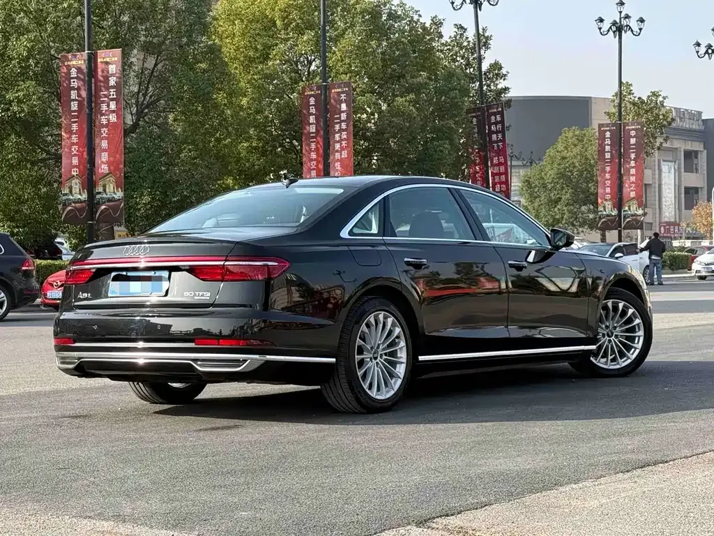 Audi A8 2021 из CN, фото 10