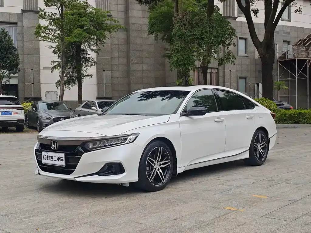 Honda Accord — фото 1