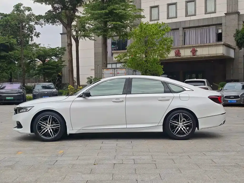 Honda Accord — фото 5