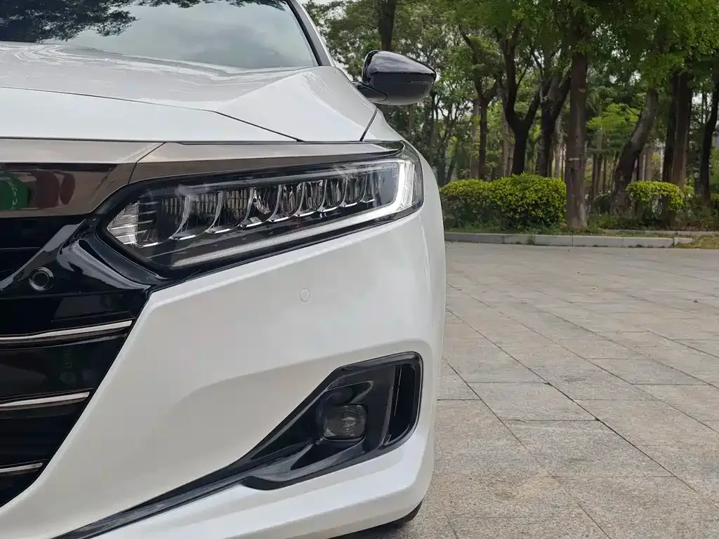 Honda Accord — фото 7