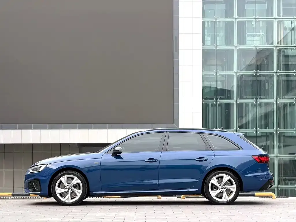 Audi A4 (Import) — фото 7
