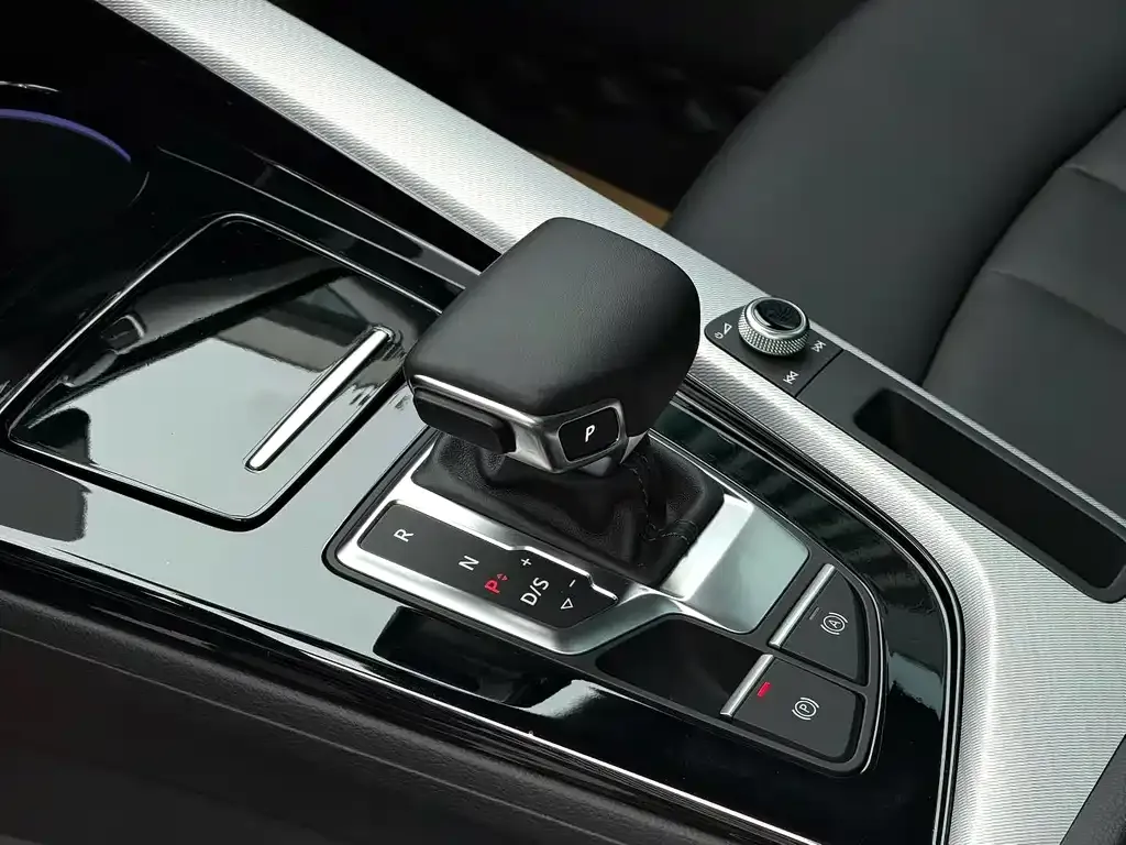 Audi A4 (Import) — фото 8
