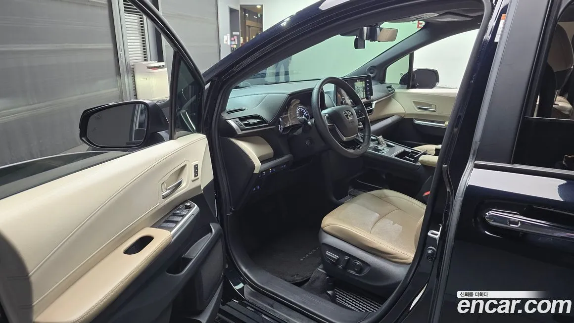 Toyota Sienna 2022 из KR, фото 3