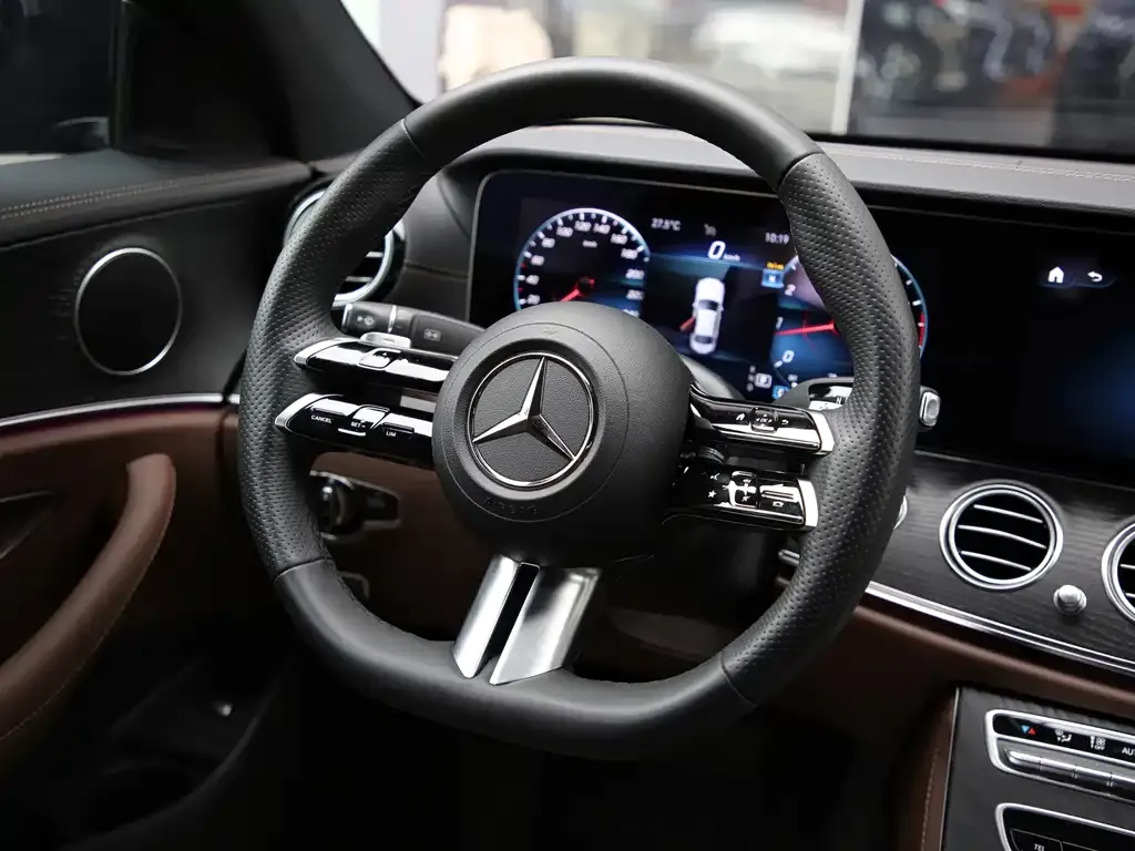 Mercedes-Benz E-Class (Import) — фото 8