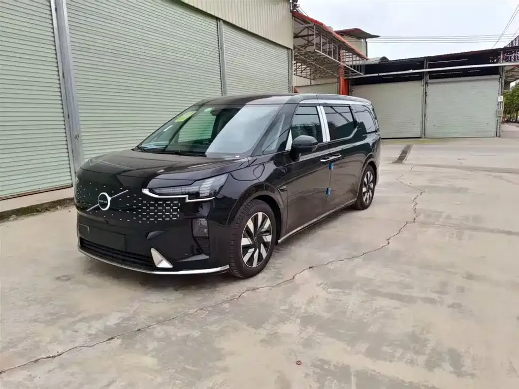Volvo EM90