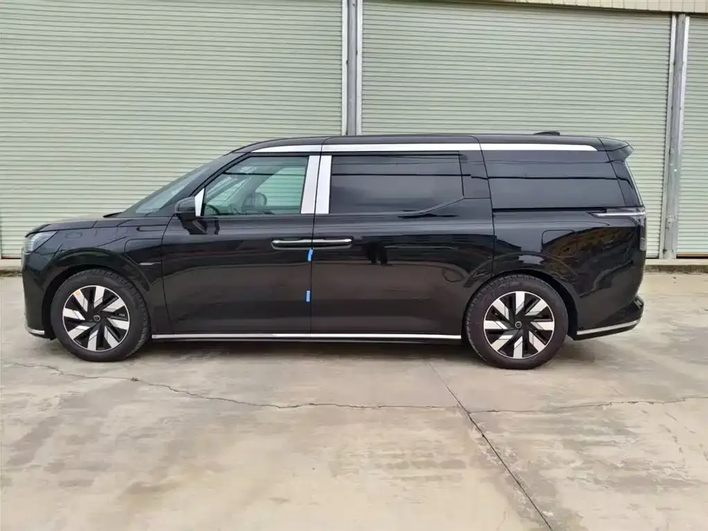 Volvo EM90 2026 из CN, фото 6