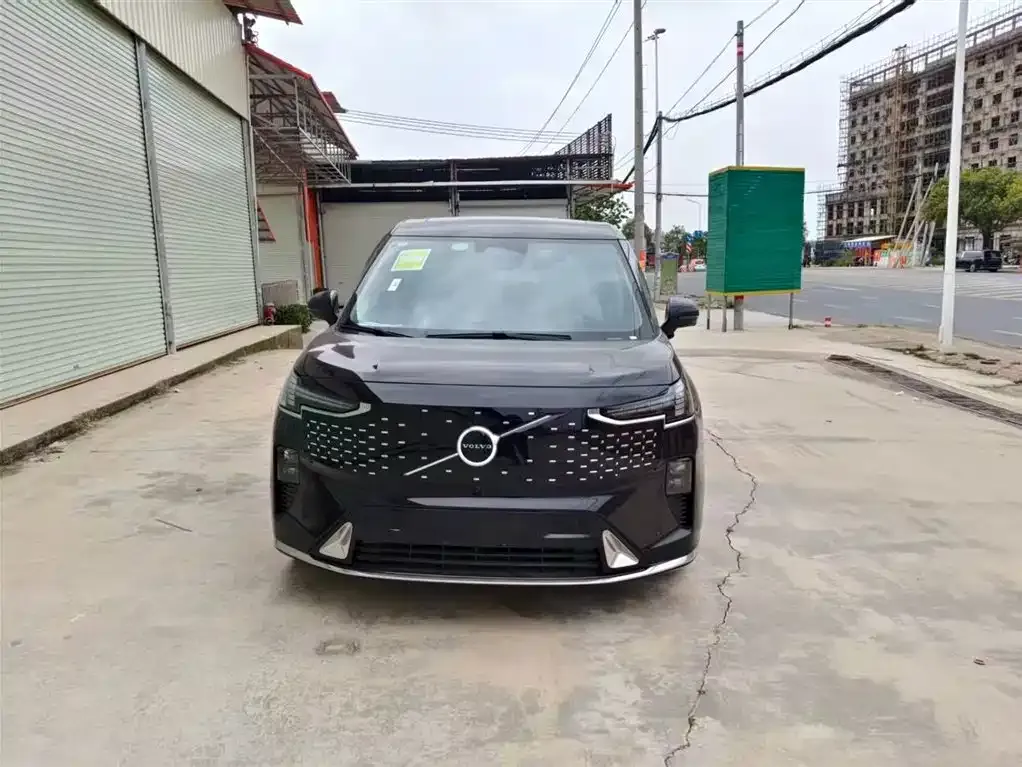Volvo EM90 2026 из CN, фото 5
