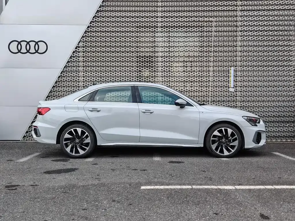Audi A3 2024 из CN, фото 9