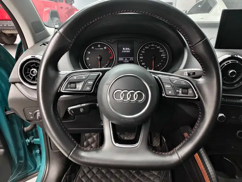 Audi Q2L 2022 из CN, фото 5