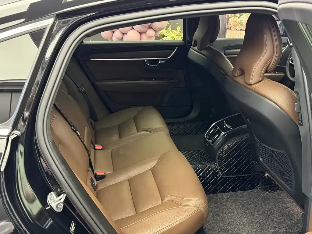 Volvo S90 2024 из CN, фото 3