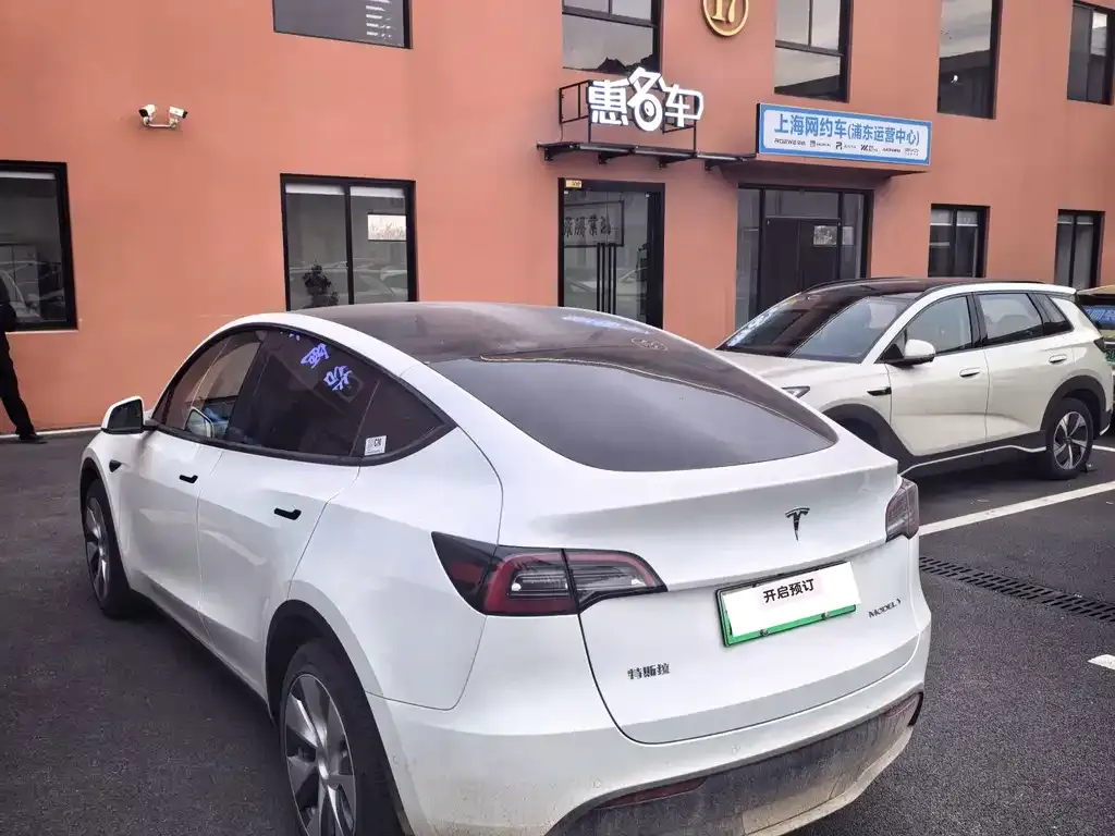 Tesla Model Y — фото 4