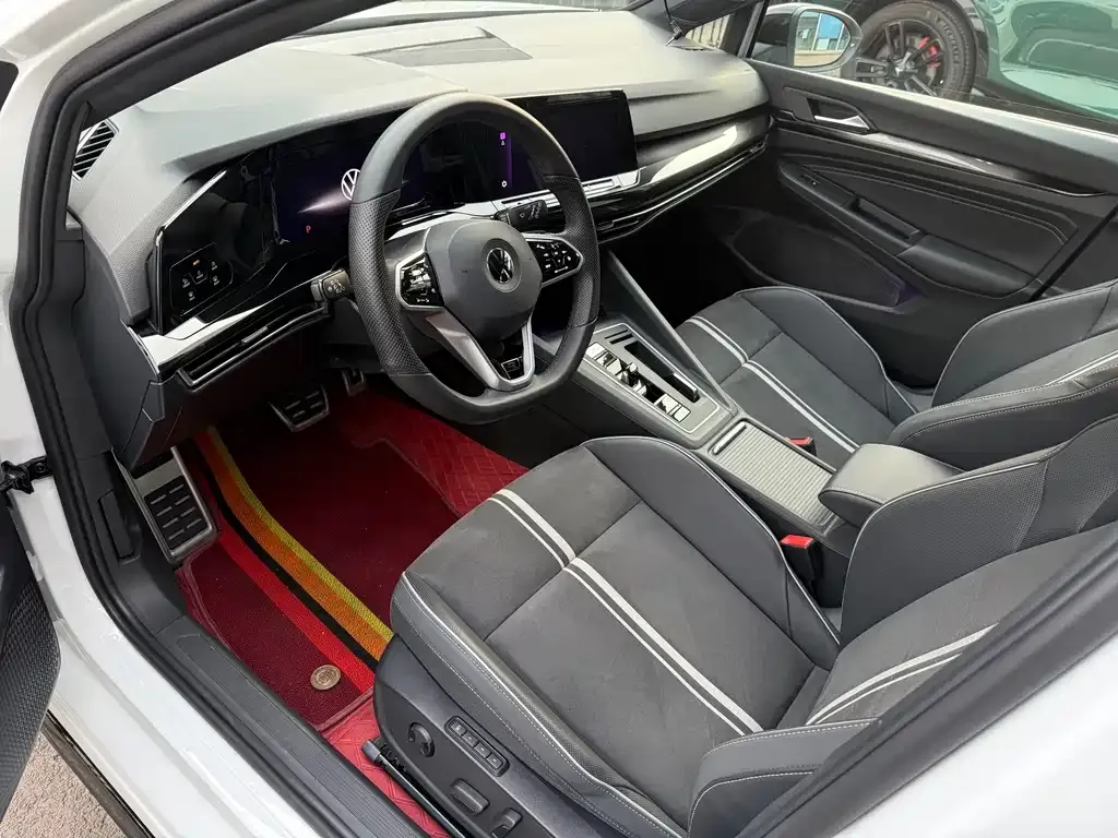 Volkswagen Golf 2025 из CN, фото 3