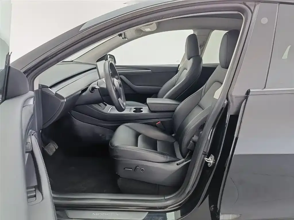 Tesla Model Y 2023 из CN, фото 6